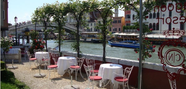 Wedding on the VILLA ON THE GRAND CANAL VENICE